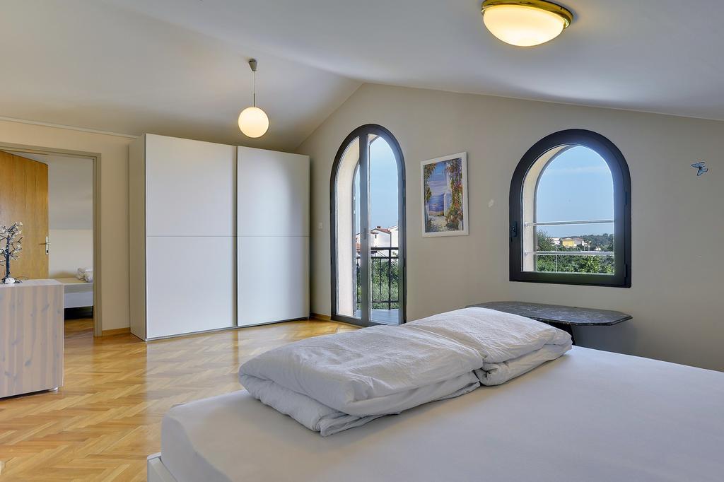 Villa Andrija Family Dream With Heated Pool At The Sea With Beautiful Garden, Outside Cinema And Kids Playground Fažana Εξωτερικό φωτογραφία