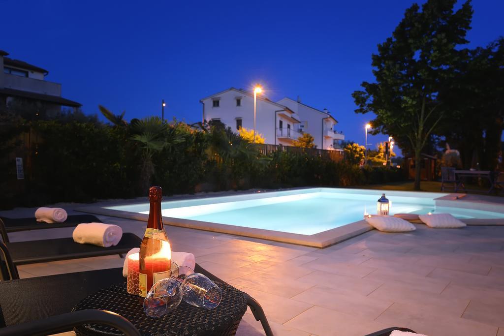 Villa Andrija Family Dream With Heated Pool At The Sea With Beautiful Garden, Outside Cinema And Kids Playground Fažana Εξωτερικό φωτογραφία