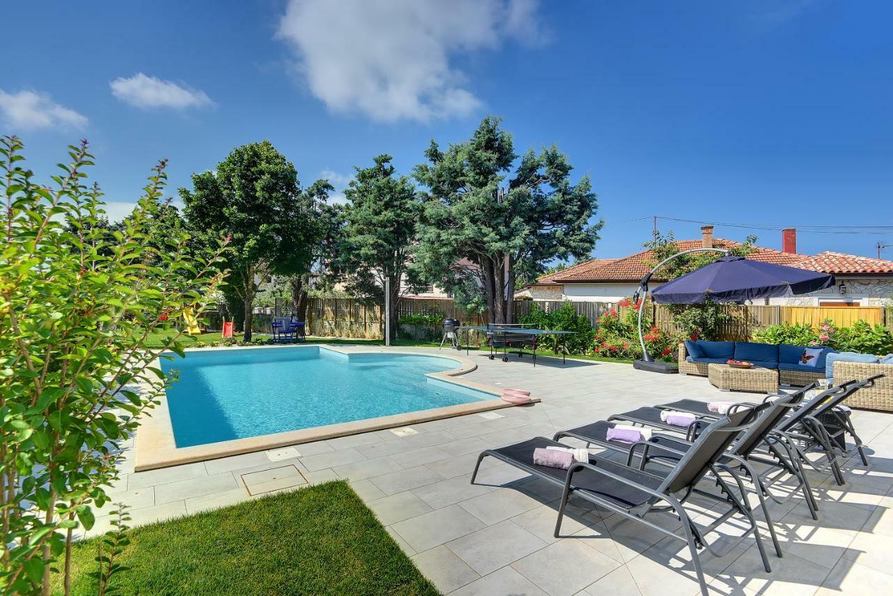 Villa Andrija Family Dream With Heated Pool At The Sea With Beautiful Garden, Outside Cinema And Kids Playground Fažana Εξωτερικό φωτογραφία