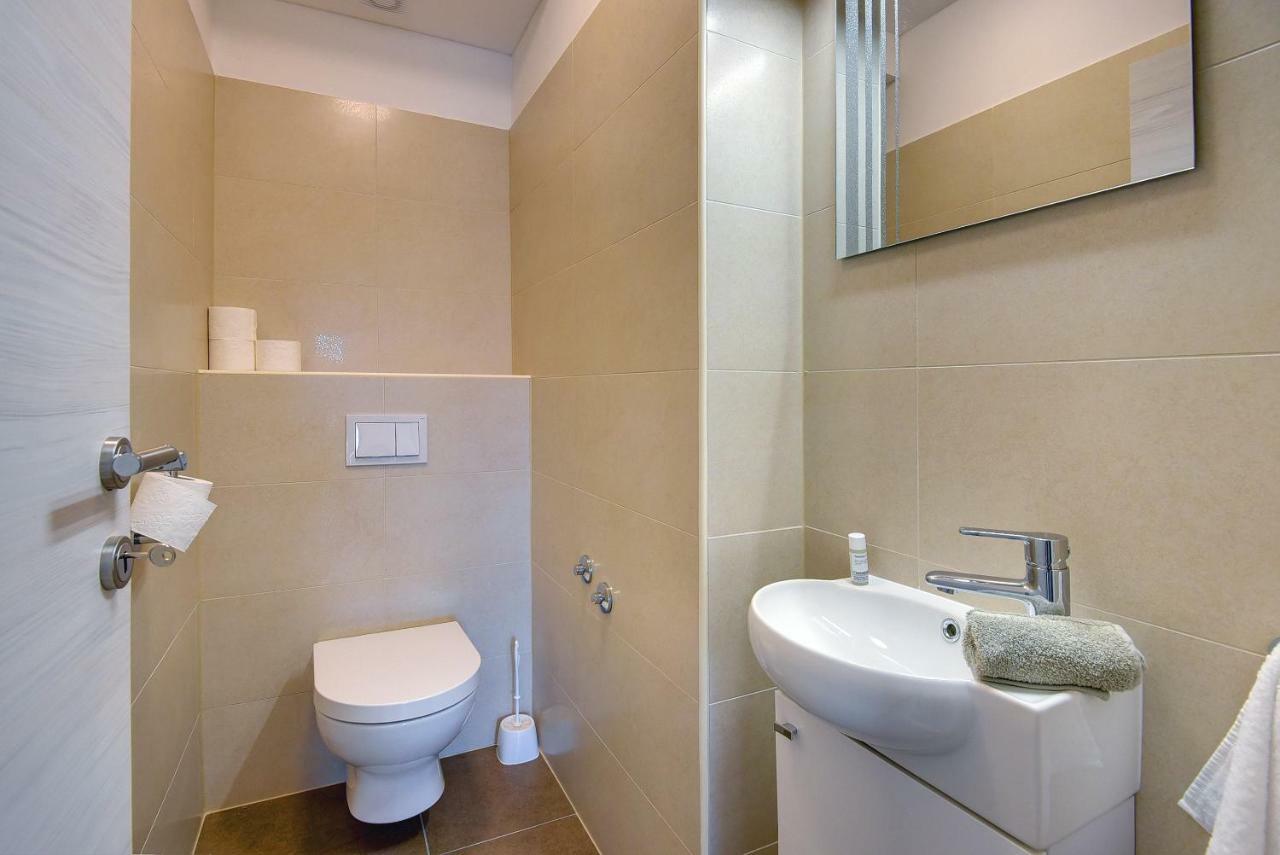Villa Andrija Family Dream With Heated Pool At The Sea With Beautiful Garden, Outside Cinema And Kids Playground Fažana Εξωτερικό φωτογραφία