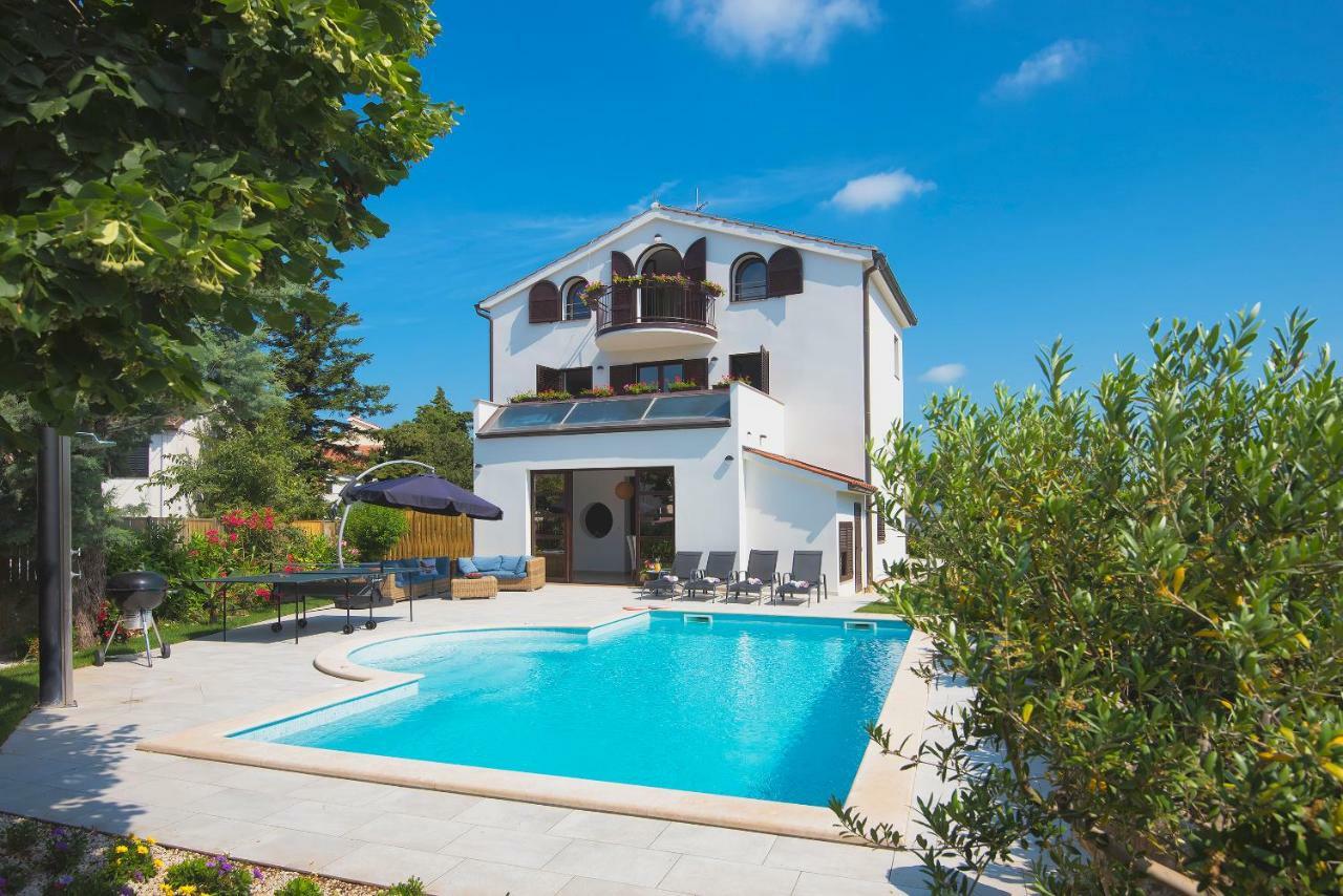 Villa Andrija Family Dream With Heated Pool At The Sea With Beautiful Garden, Outside Cinema And Kids Playground Fažana Εξωτερικό φωτογραφία