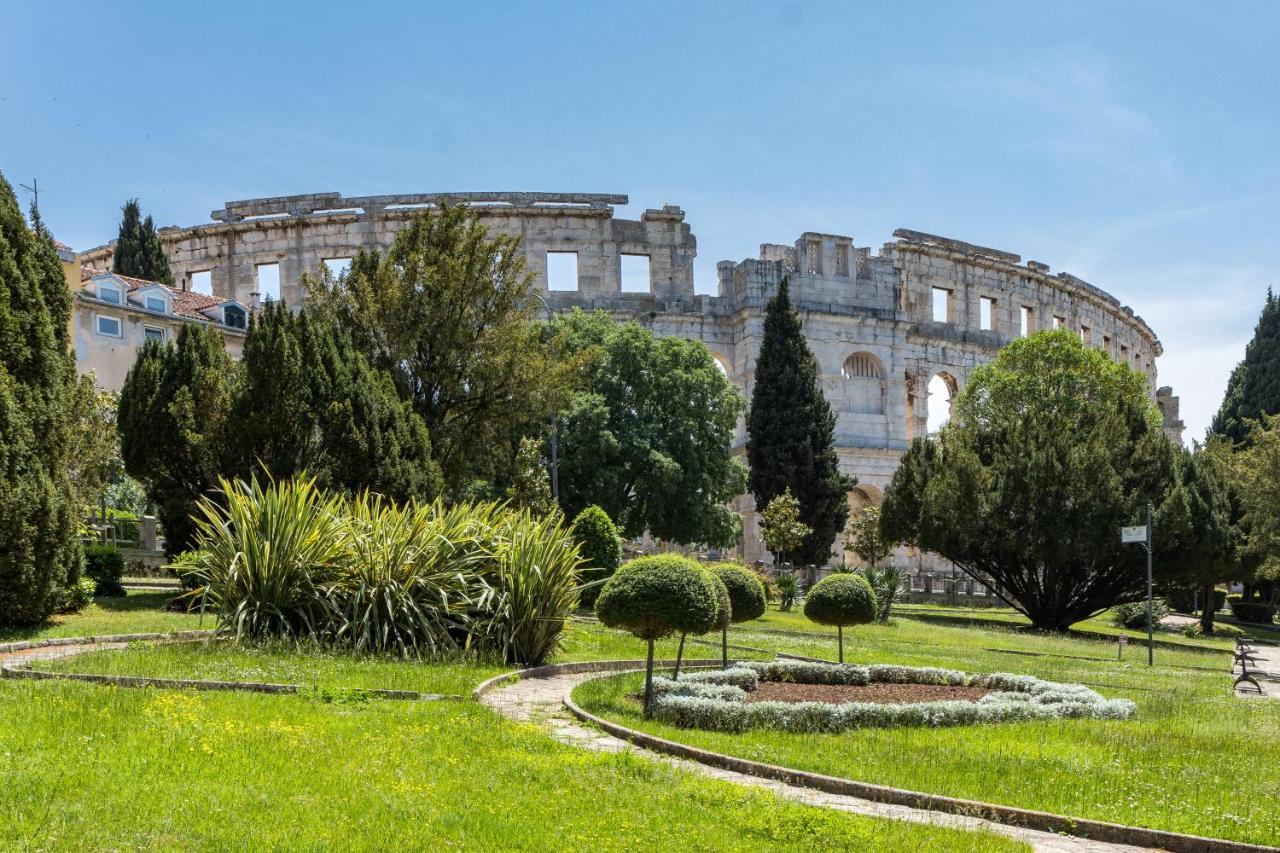 Villa Andrija Family Dream With Heated Pool At The Sea With Beautiful Garden, Outside Cinema And Kids Playground Fažana Εξωτερικό φωτογραφία